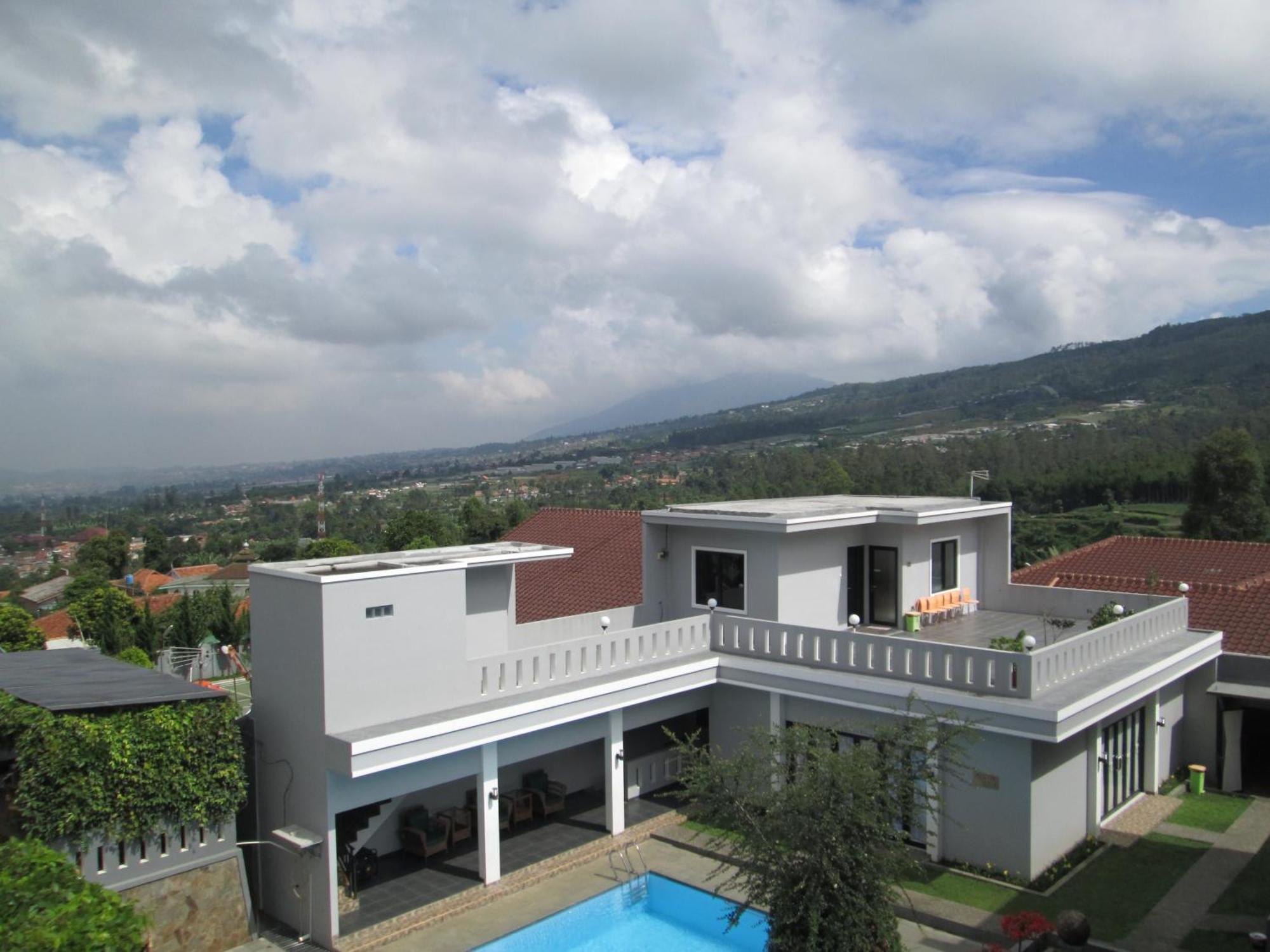 Osmond Villa Resort Lembang Luaran gambar